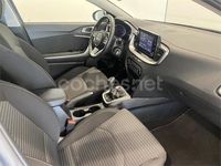 Usado Kia Ceed 120 CV (88 kW) 2024 Gris / plata Utilitario