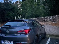 Usado Opel Astra GTC Selective 140 CV (102 kW) 2013 Gris / plata Berlina