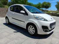 Usado Peugeot 107 Active 68 CV (50 kW) 2013 Blanco Utilitario