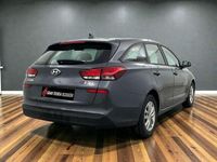Usado Hyundai i30 120 CV (88 kW) 2018 Gris Familiar