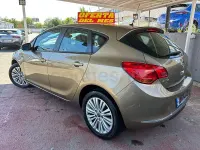 Usado Opel Astra Selective 110 CV (80 kW) 2014 Beige Berlina