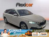 Usado Skoda Octavia Ambition 110 CV (80 kW) 2021 Blanco Berlina