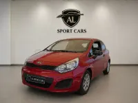 Usado Kia Rio 85 CV (62 kW) 2012 Rojo Berlina