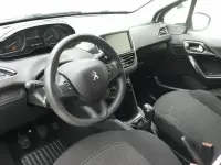 Usado Peugeot 208 Active 82 CV (60 kW) 2019 Blanco Utilitario