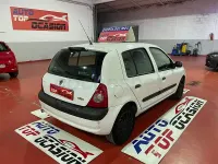 Usado Renault Clio II Dynamique 85 CV (62 kW) 2005 Blanco Berlina