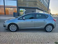 Usado Opel Astra Excellence 200 CV (147 kW) 2015 Gris / plata Berlina