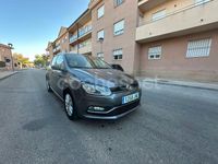Usado VW Polo Advance 90 CV (66 kW) 2017 Gris / plata Berlina