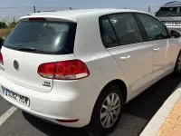 Usado VW Golf VII 105 CV (77 kW) 2012 Blanco Berlina