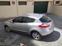 Usado Renault Mégane Dynamique 110 CV (80 kW) 2011 Gris / plata Berlina