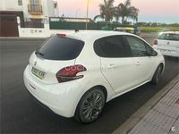 Używany Peugeot 208 Signature Sky 99 KM (72 kW) 2019 Biały Hatchback