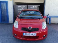 Usado Toyota Yaris Sol 87 CV (63 kW) 2008 Rojo Utilitario