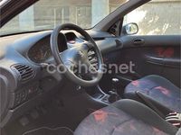 Usado Peugeot 206 90 CV (66 kW) 2000 Gris / plata Berlina