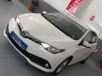 Usado Toyota Auris Hybrid Business Edition 136 CV (100 kW) 2018 Blanco Berlina