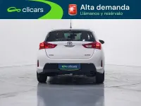 Usado Toyota Auris Active 132 CV (97 kW) 2014 Blanco Utilitario