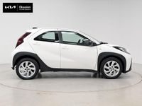 Usado Toyota Aygo X Play 72 CV (52 kW) 2024 Blanco SUV