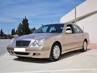 Usado Mercedes E220 Elegance 143 CV (105 kW) 2002 Beige Berlina