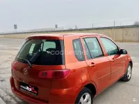 Usado Mazda 2 Active 80 CV (58 kW) 2005 Naranja Utilitario