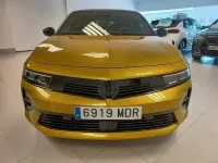 Usado Opel Astra GS Line 181 CV (133 kW) 2023 Amarillo Utilitario
