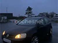 Usado VW Golf VI 105 CV (77 kW) 2008 Negro Utilitario