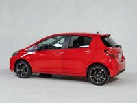 Usado Toyota Yaris Active 99 CV (72 kW) 2016 Rojo Utilitario