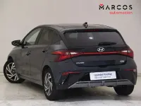 Usado Hyundai i20 101 CV (74 kW) 2025 Gris Utilitario