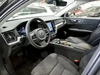 Begagnad Volvo V60 CC Core 197 HK (144 kW) 2024 Brun Kombi
