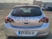 Usado Opel Astra Cosmo 140 CV (102 kW) 2012 Gris / plata Berlina