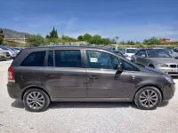 Usado Opel Zafira 110 CV (80 kW) 2010 Gris Monovolumen