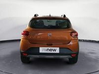 Usado Dacia Sandero Comfort 101 CV (74 kW) 2021 Naranja Berlina