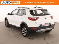 Usado Kia Stonic 84 CV (61 kW) 2021 Blanco SUV