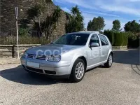 Usado VW Golf IV Highline 105 CV (77 kW) 2003 Gris / plata Berlina