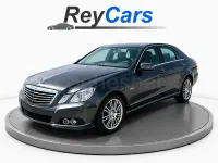 Usado Mercedes E200 Elegance 136 CV (100 kW) 2009 Gris / plata Berlina