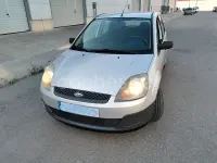 Usado Ford Fiesta Ambiente 68 CV (50 kW) 2009 Gris / plata Berlina
