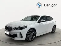 Begagnad BMW 120 Shadowline 190 HK (139 kW) 2022 Vit Halvkombi