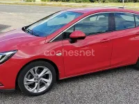 Usado Opel Astra Dynamic 136 CV (100 kW) 2016 Rojo Berlina