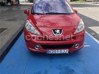 Usado Peugeot 207 70 CV (51 kW) 2008 Rojo Berlina