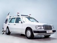 Usado Mercedes E300 231 CV (169 kW) 1991 Blanco polar Familiar