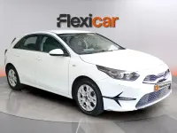 Usado Kia Ceed 136 CV (100 kW) 2023 Blanco Utilitario