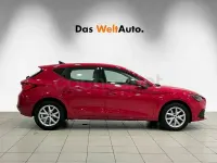 Usado Seat Leon Style 110 CV (80 kW) 2022 Rojo Berlina
