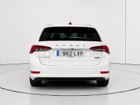 Usado Skoda Octavia 110 CV (80 kW) 2021 Blanco Familiar