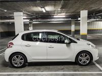Usado Peugeot 208 Allure 92 CV (67 kW) 2014 Blanco Utilitario