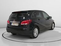 Usado Mercedes B180 Style 109 CV (80 kW) 2017 Negro Monovolumen