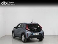Usado Toyota Aygo X Play 72 CV (52 kW) 2024 Gris / plata SUV