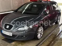 Usado Seat Leon Sport 105 CV (77 kW) 2006 Azul Utilitario