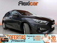 Usado Hyundai i30 111 CV (81 kW) 2022 Gris Berlina