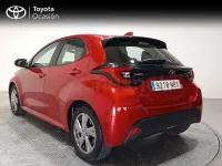 Usado Toyota Yaris Hybrid Active 116 CV (85 kW) 2025 Rojo Berlina