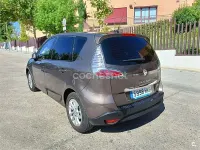 Usado Renault Scénic III Dynamique 130 CV (95 kW) 2012 Marrón Monovolumen
