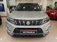 Usado Suzuki Vitara GLX 116 CV (85 kW) 2022 Gris / plata SUV