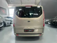 Usado Ford Tourneo Custom Titanium 170 CV (125 kW) 2017 Beige Van