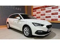 Usado Seat Leon Style 150 CV (110 kW) 2021 Blanco Familiar